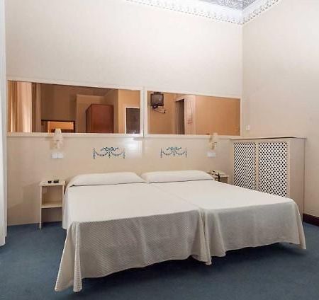 Hotel Ramona ลาเรโด ภายนอก รูปภาพ