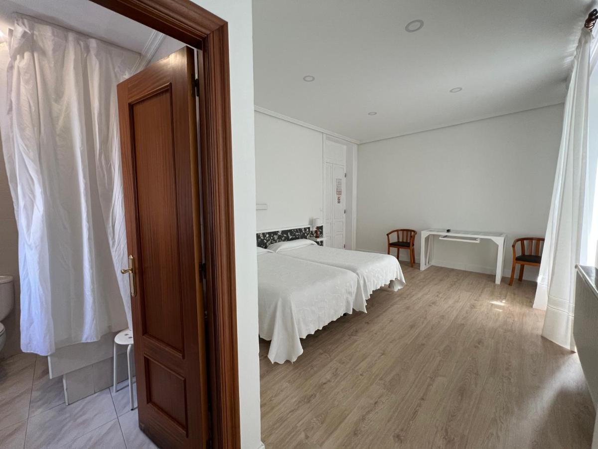 Hotel Ramona ลาเรโด ภายนอก รูปภาพ